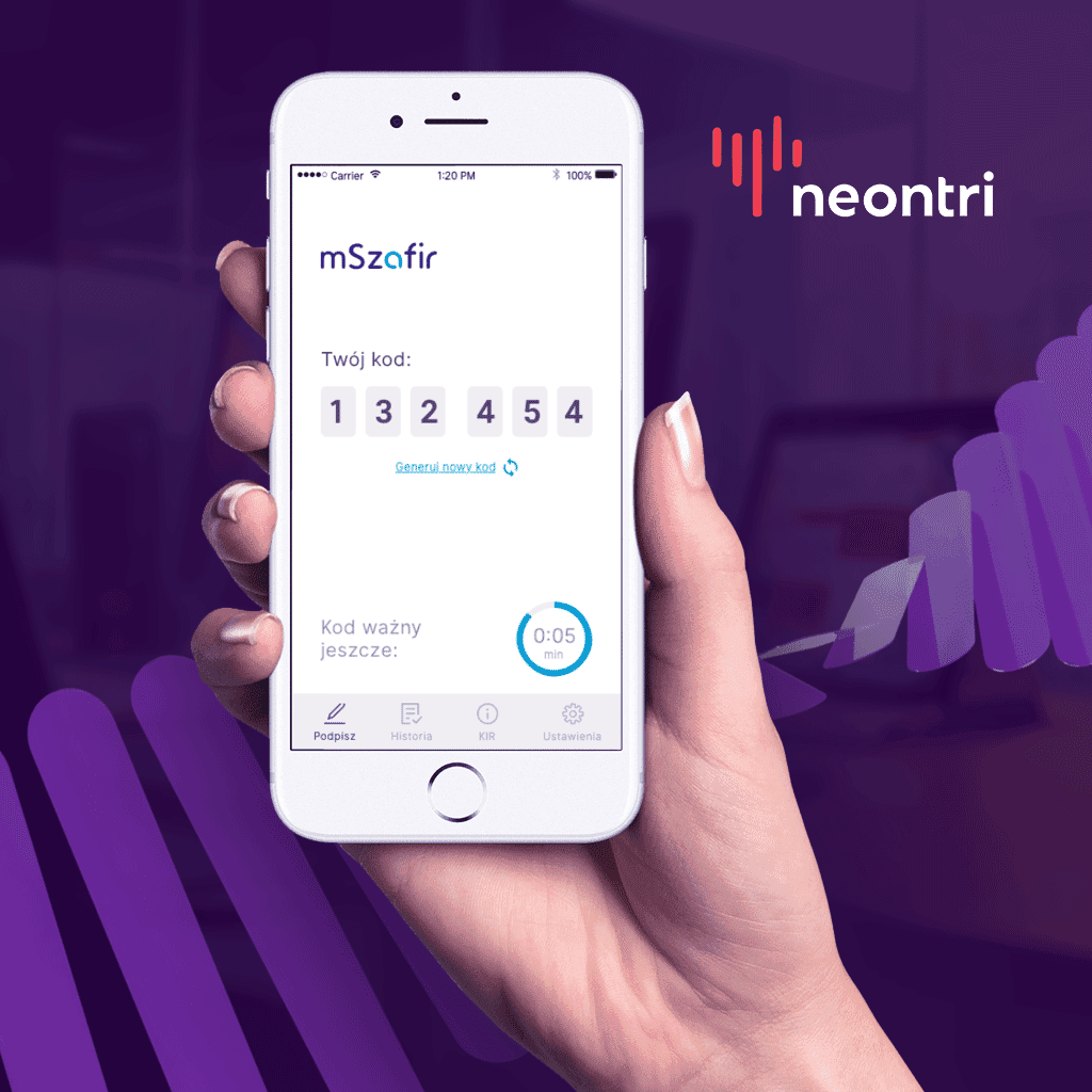 A hand with a banking mobile app mSzafir