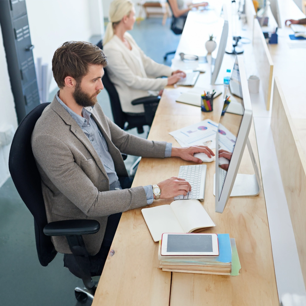 A team managing IT vendors